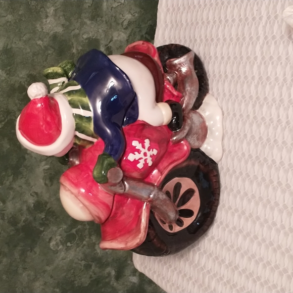 Sorelle- "Snowman riding a motorcycle" Large Cookie Jar - A31 - Picture 3 of 9